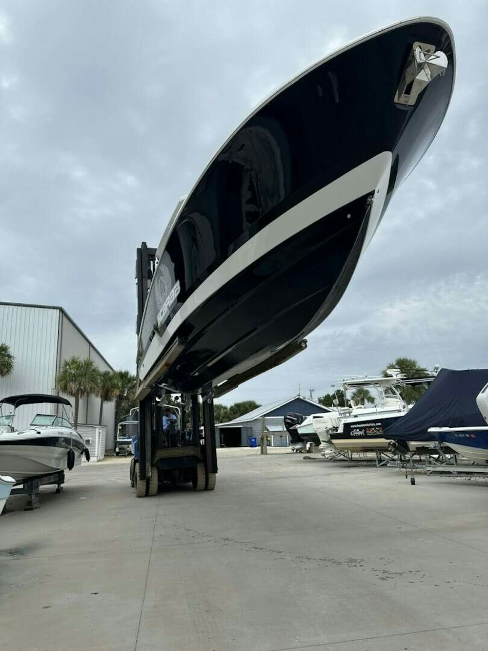 Wellcraft 352 Fisherman Center Console Yacht For Sale
