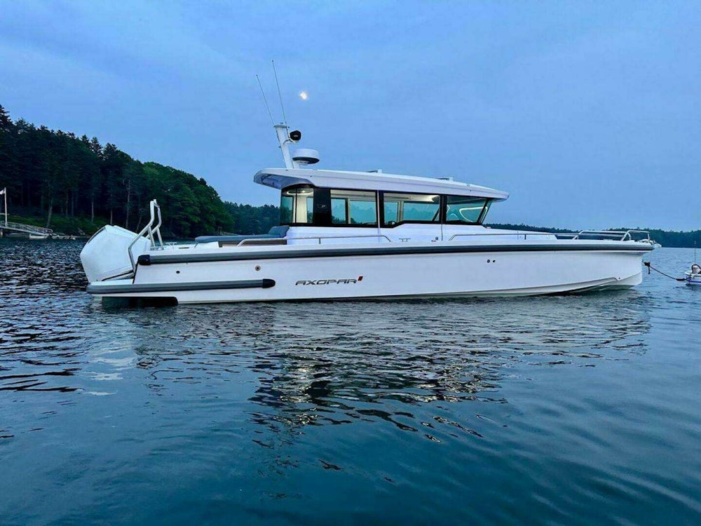 Axopar 37 Cabin Yacht For Sale