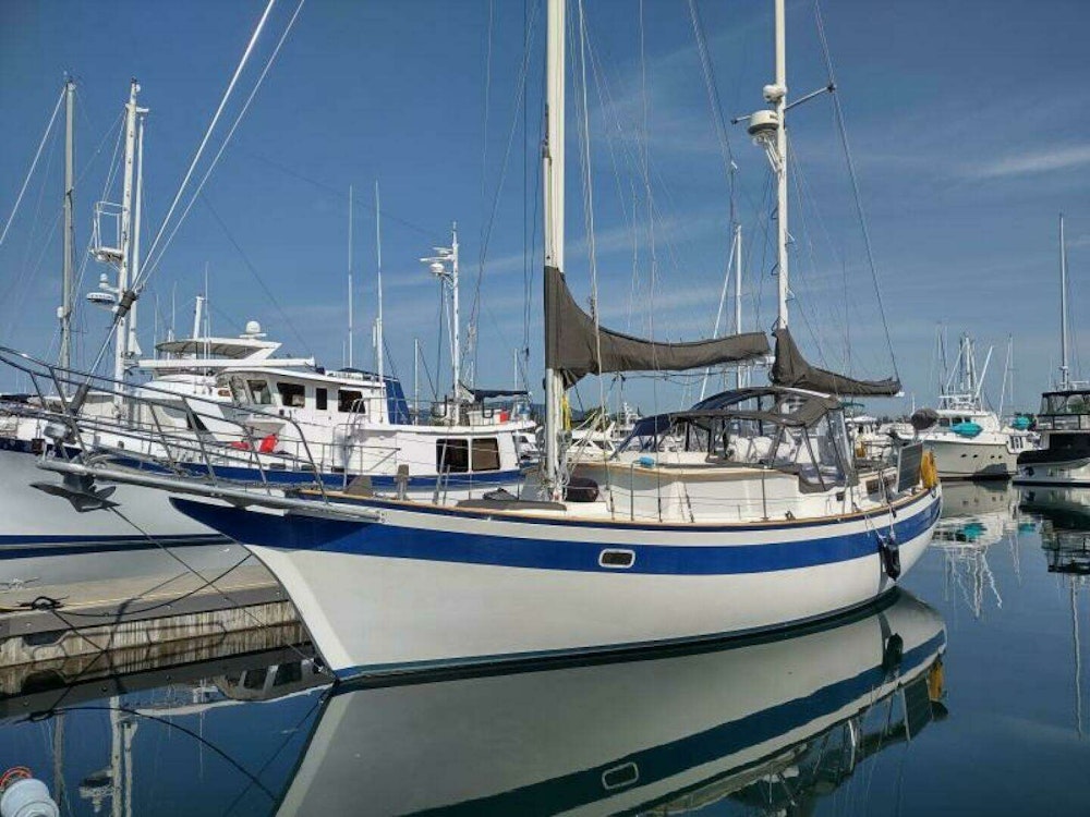 Islander Freeport Yacht For Sale