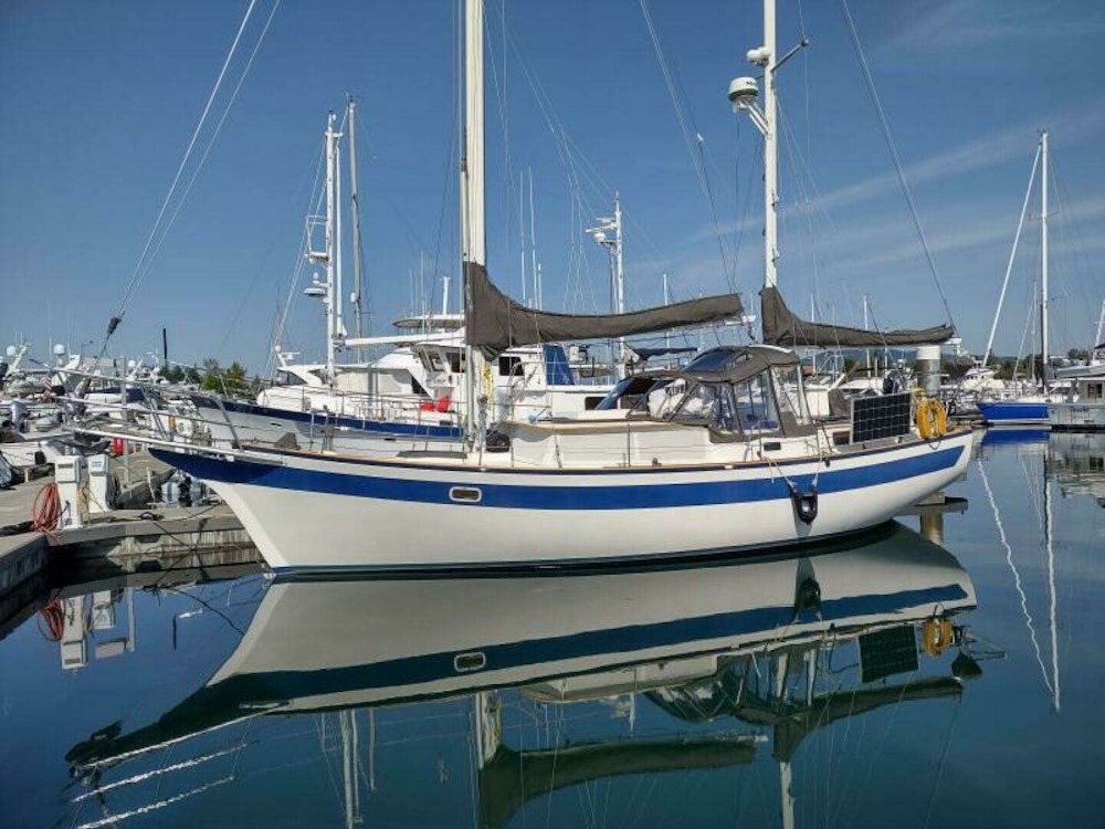 Islander Freeport Yacht For Sale