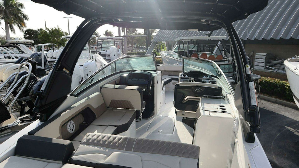 Monterey 305SS Yacht For Sale