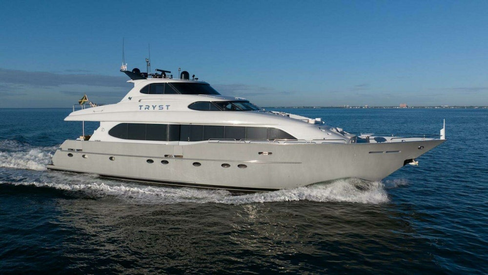 Lazzara Yachts  Yacht For Sale