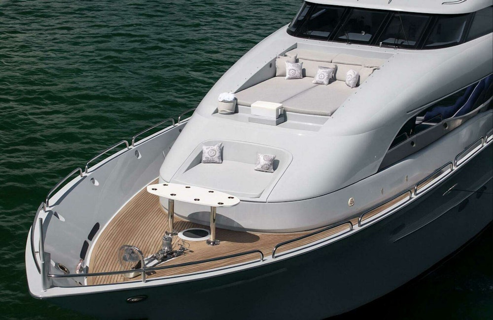 Lazzara Yachts  Yacht For Sale