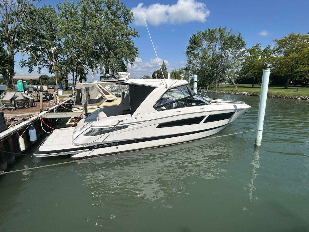 Four Winns H350 Yacht For Sale