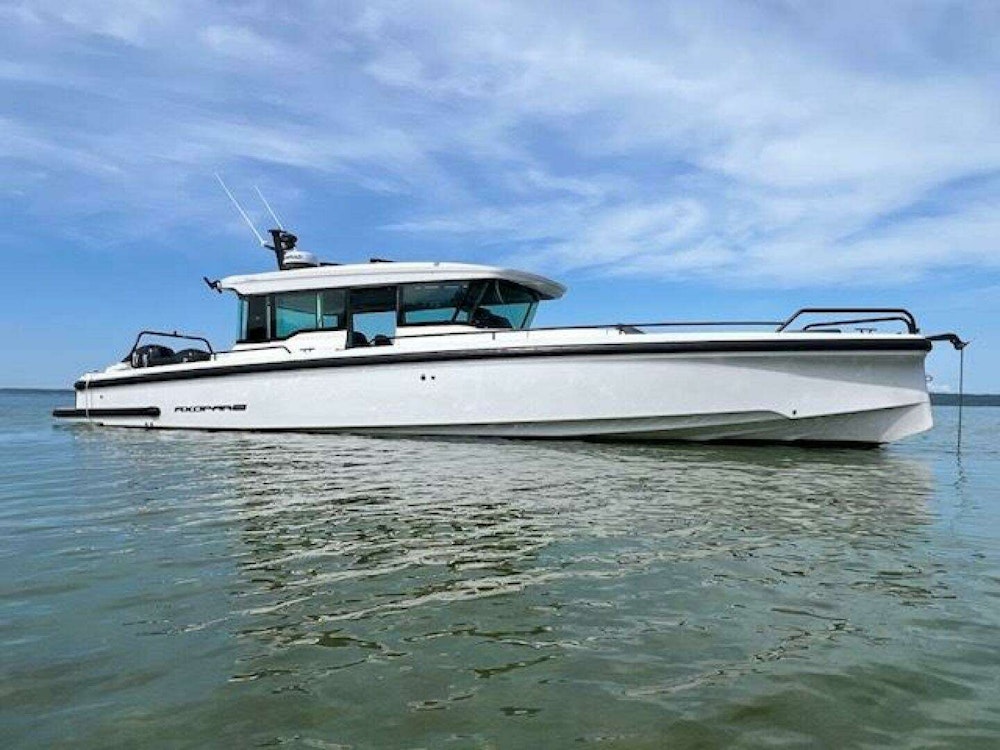 Axopar 37XC Yacht For Sale