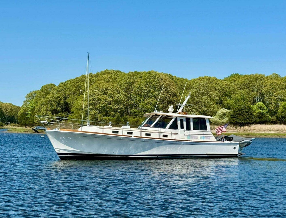 Grand Banks 49 Eastbay SX Yacht For Sale