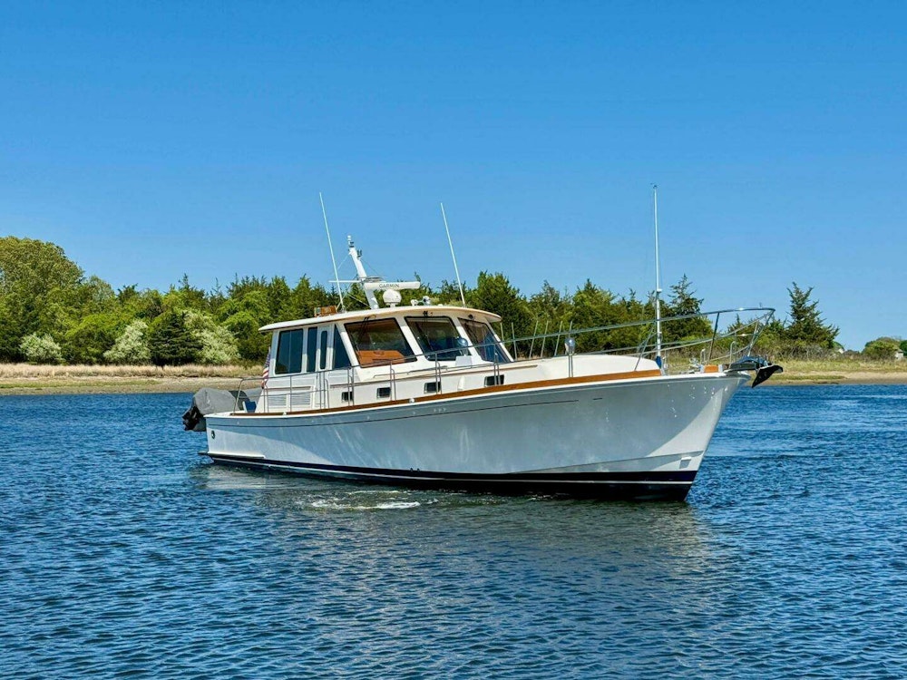 Grand Banks 49 Eastbay SX Yacht For Sale