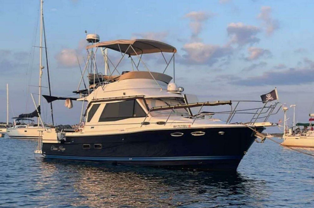Cutwater 30 CB LE Yacht For Sale