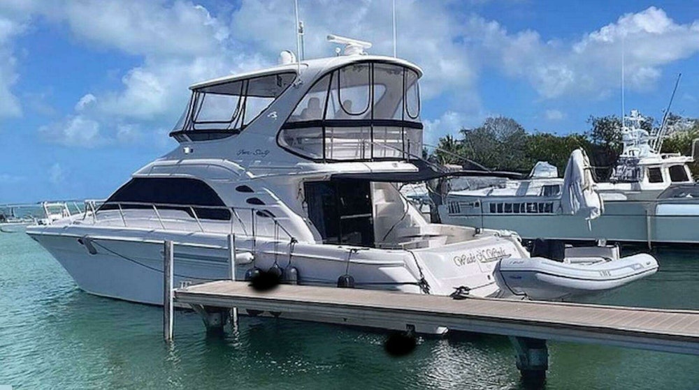Sea Ray 560 Sedan Bridge Yacht For Sale