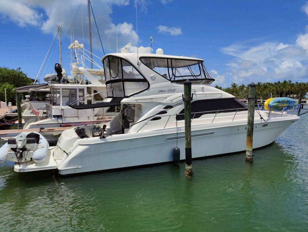Sea Ray 560 Sedan Bridge Yacht For Sale