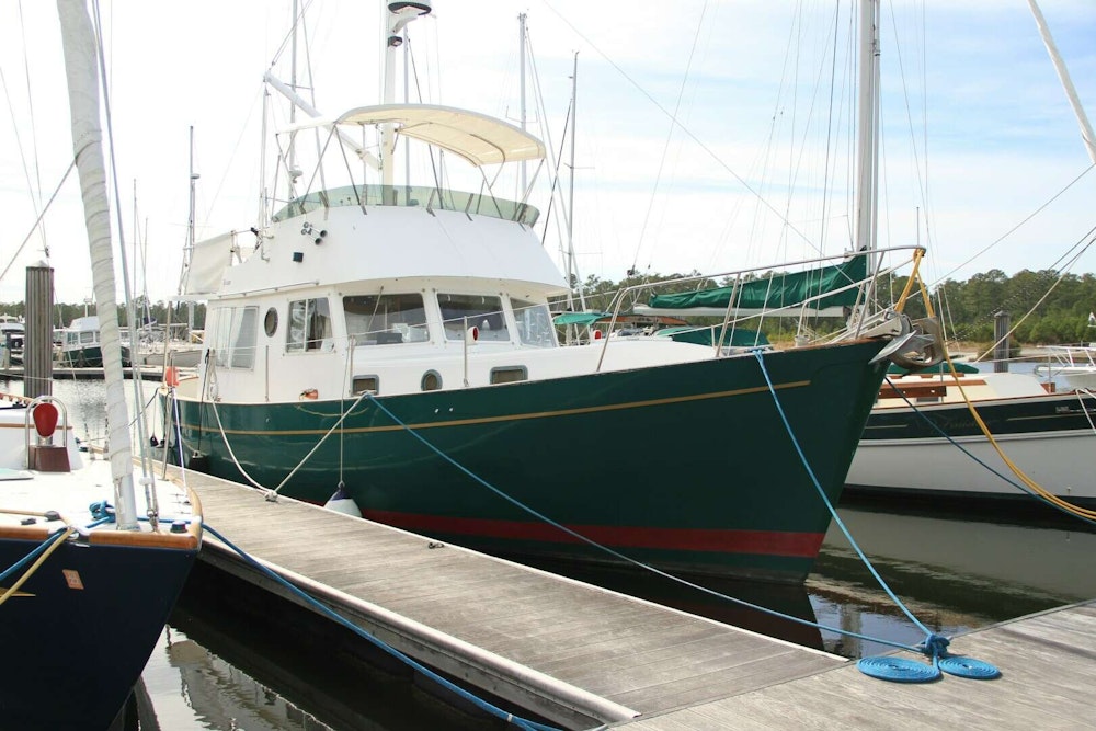 Willard Flybridge Sedan Trawler Yacht For Sale