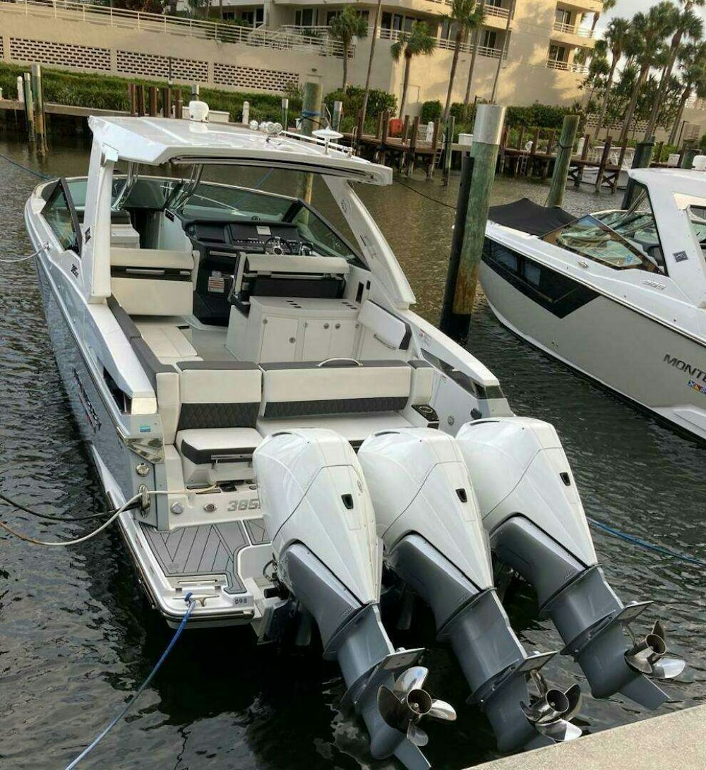 Monterey 355 Super Sport Yacht For Sale