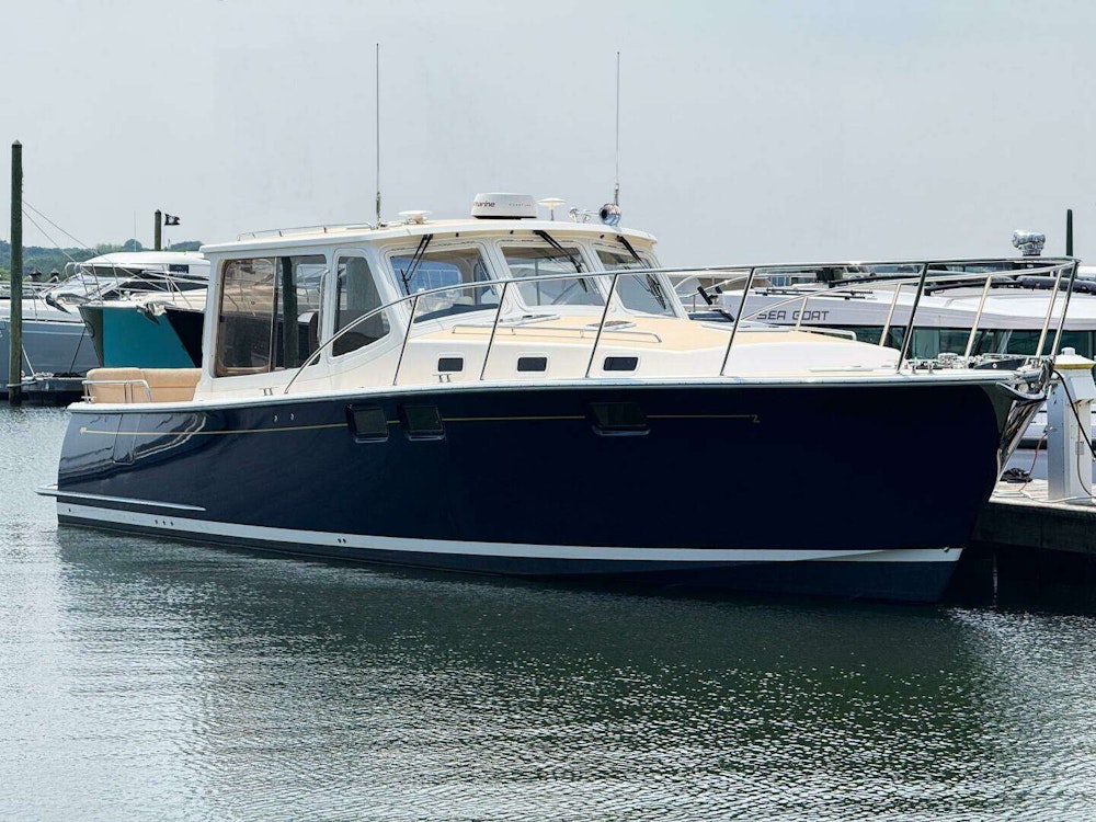MJM 40z Yacht For Sale