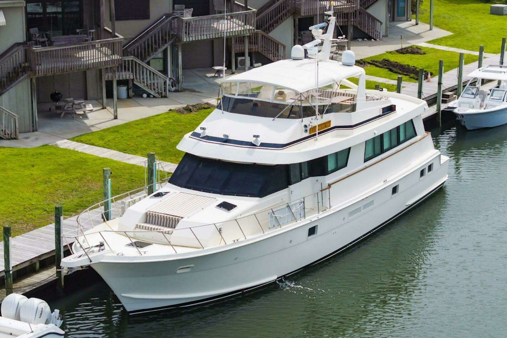 Hatteras 70 Cockpit MotorYacht Yacht For Sale
