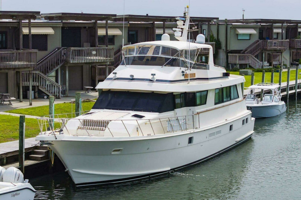 Hatteras 70 Cockpit MotorYacht Yacht For Sale