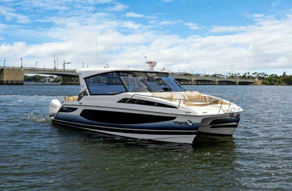 Aquila 36 Sport Yacht For Sale