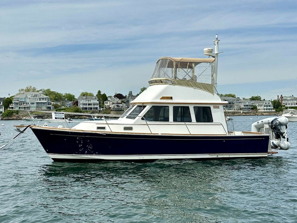 Sabreline Flybridge Yacht For Sale