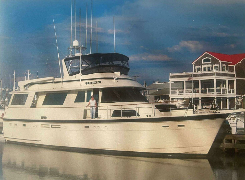 Hatteras Flybridge Yacht For Sale