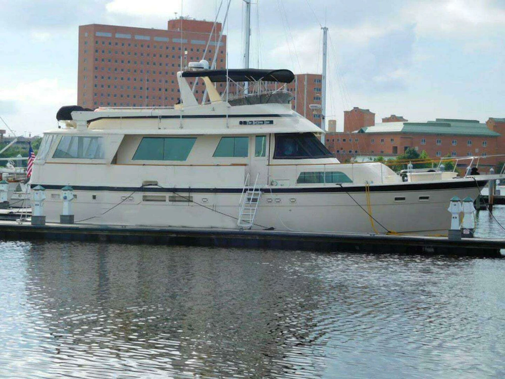 Hatteras Flybridge Yacht For Sale
