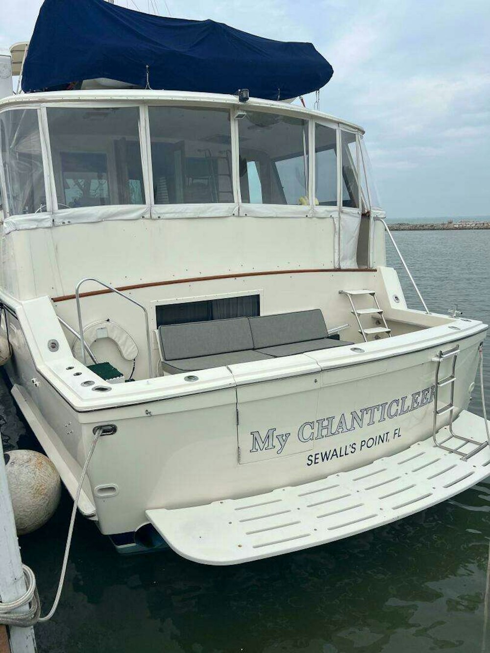 Hatteras 61 CPMY Yacht For Sale