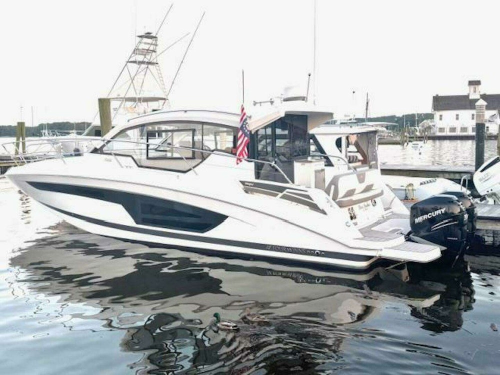 Four Winns Vista 355 Coupe OB Yacht For Sale