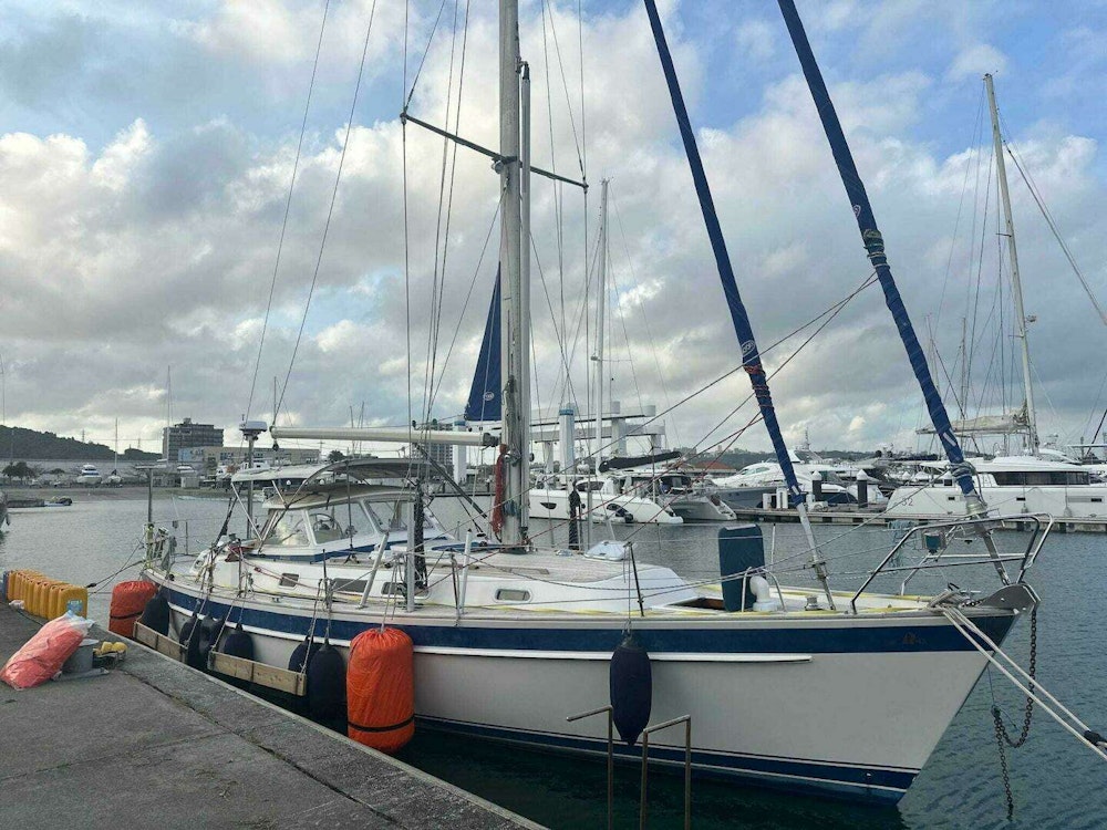 Hallberg-Rassy 42 Yacht For Sale