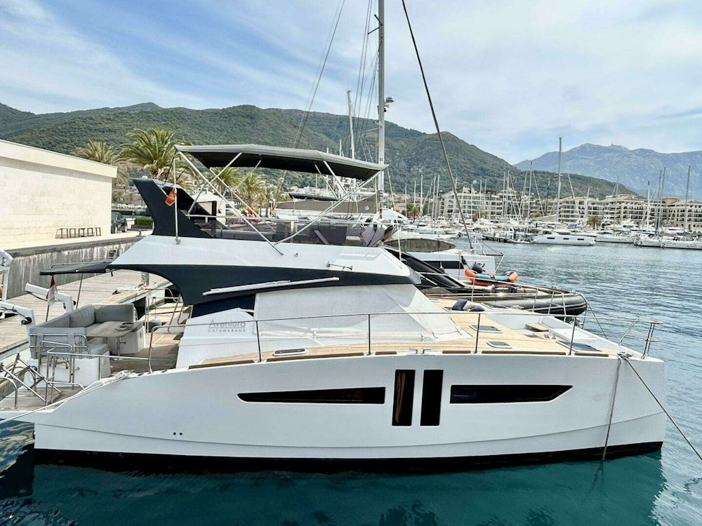 Aventura Power 10 Yacht For Sale