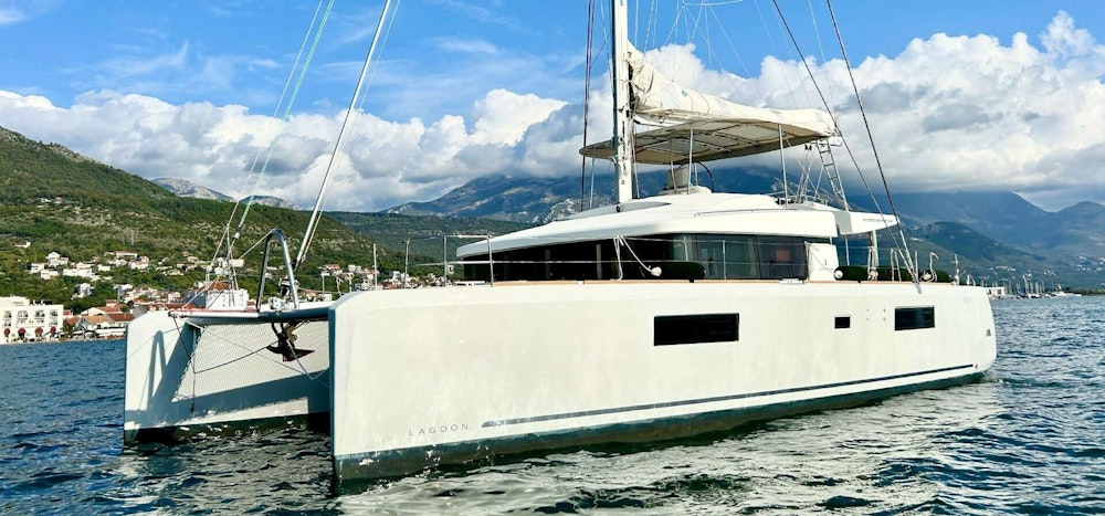 Lagoon 52F Yacht For Sale