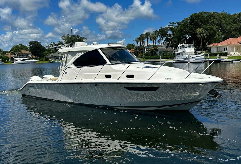 Pursuit OS325 Offshore Yacht For Sale