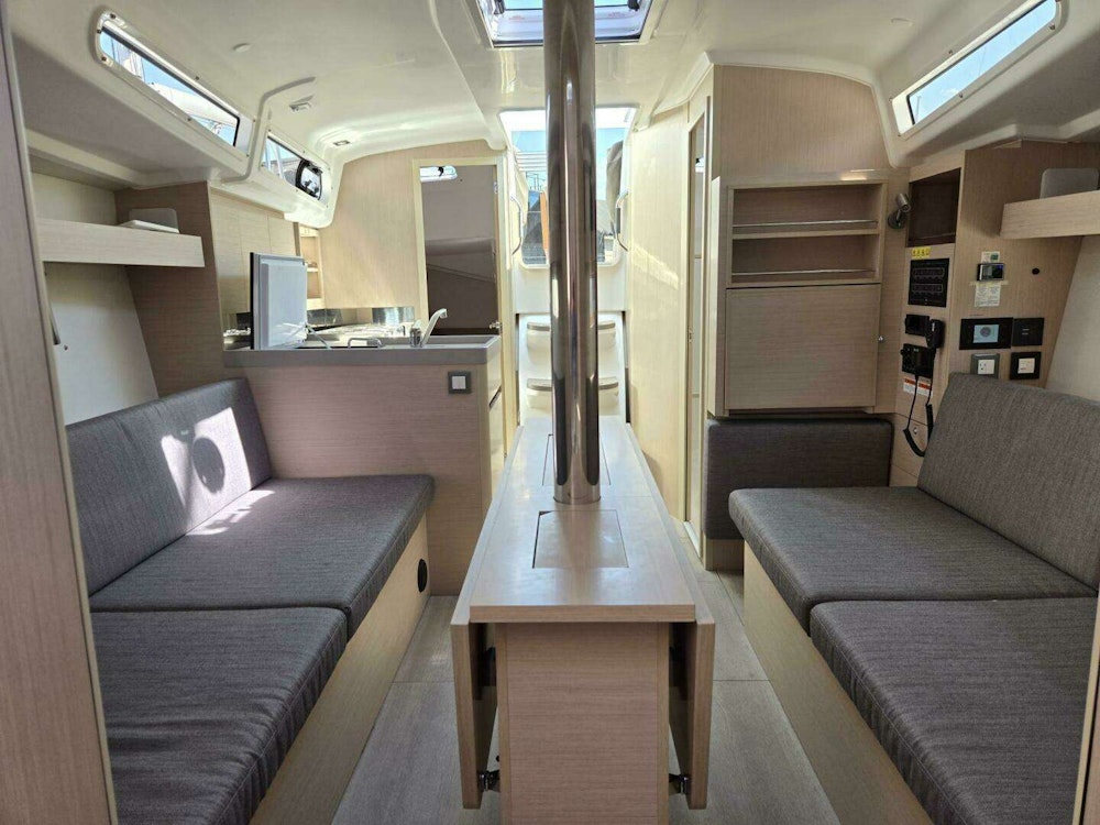 Beneteau Oceanis 34.1 Yacht For Sale