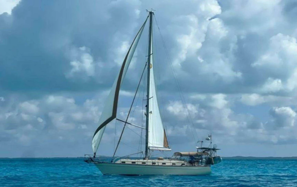 Island Packet 420 Yacht For Sale
