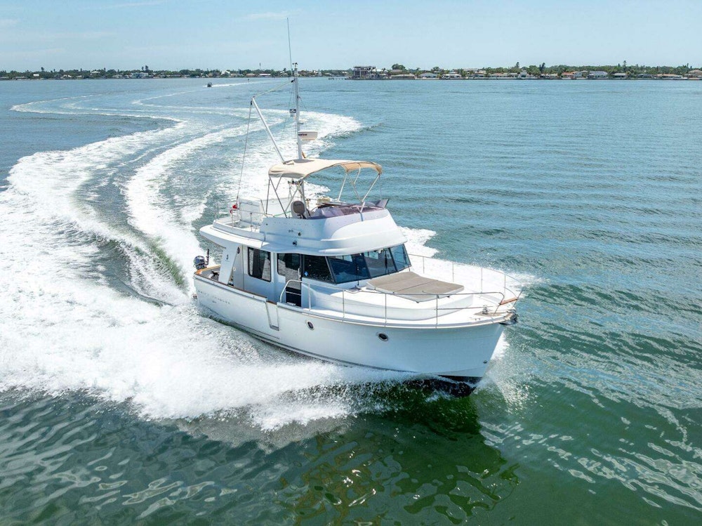 Beneteau Swift Trawler 34 Yacht For Sale