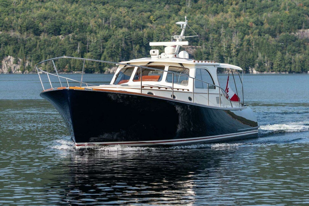 Hinckley Talaria 44 Express Yacht For Sale