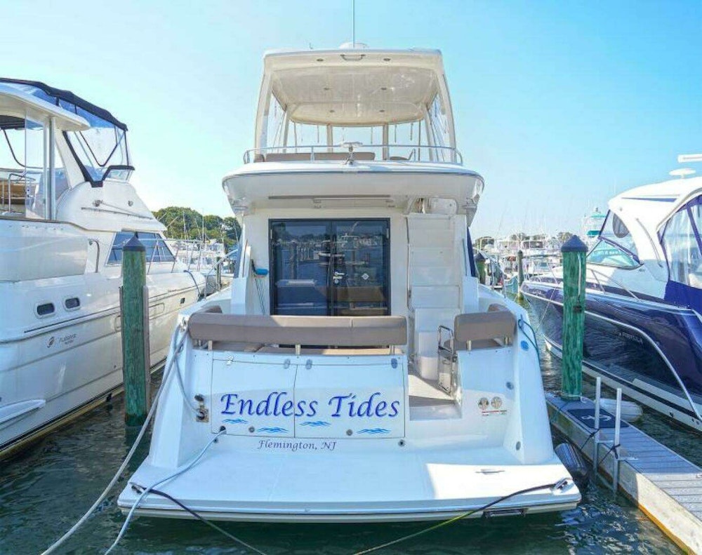 Carver C40 Yacht For Sale
