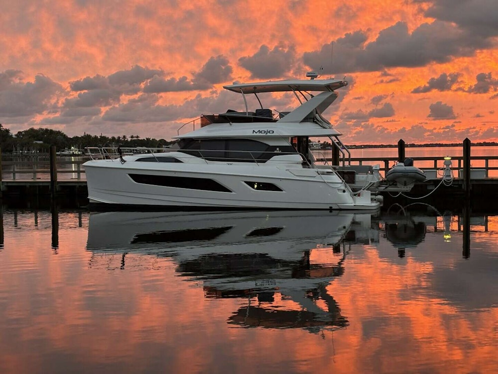 Aquila 44 Yacht For Sale