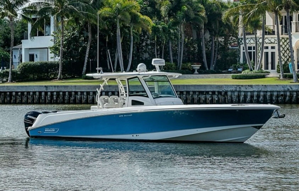 Boston Whaler 370 Outrage Yacht For Sale