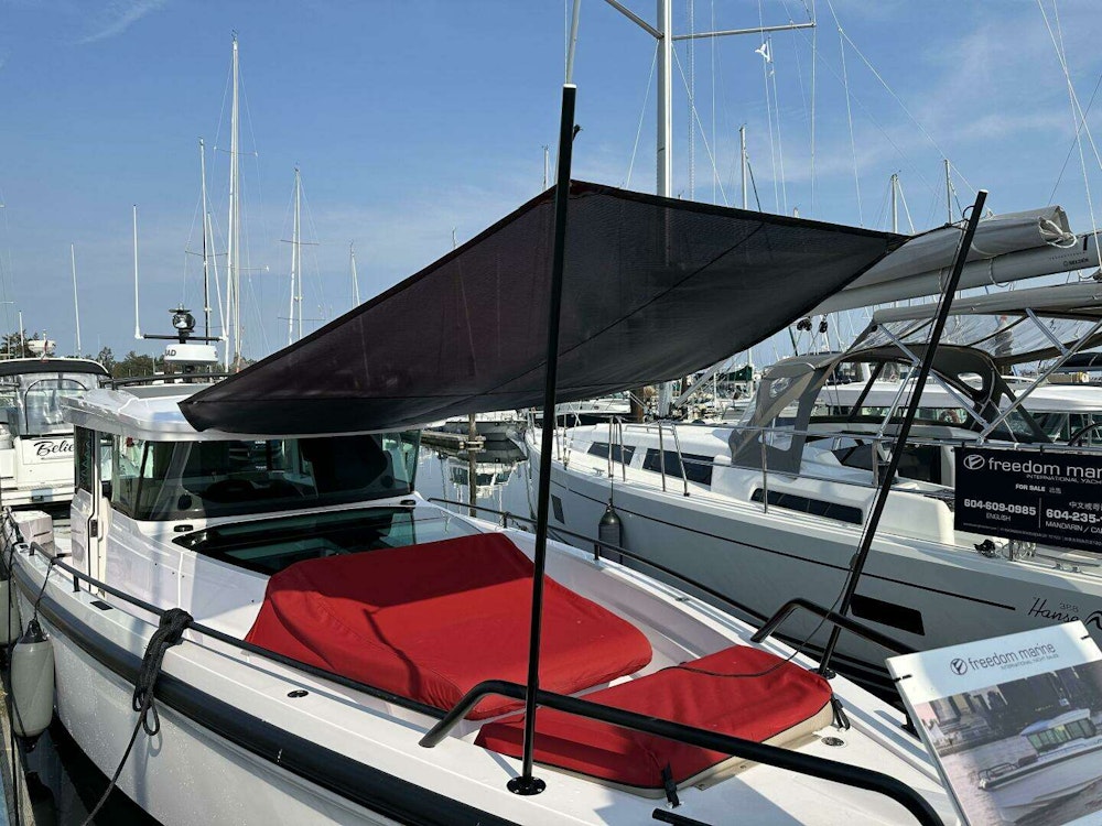 Axopar 37XC Cross Cabin Yacht For Sale