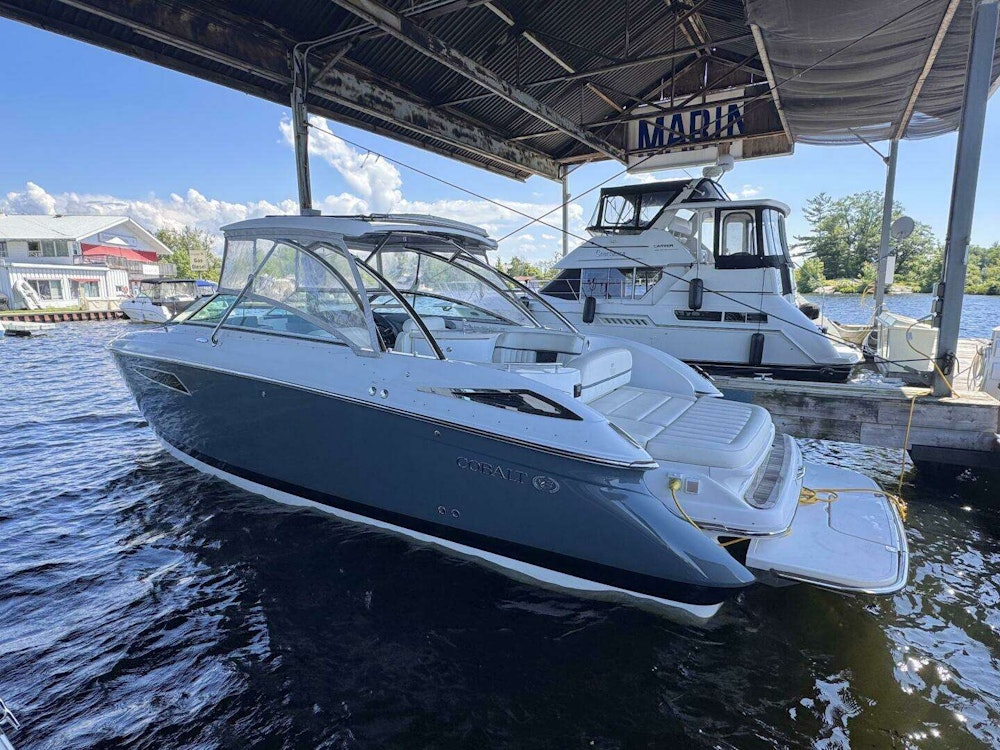 Cobalt R35 Yacht For Sale