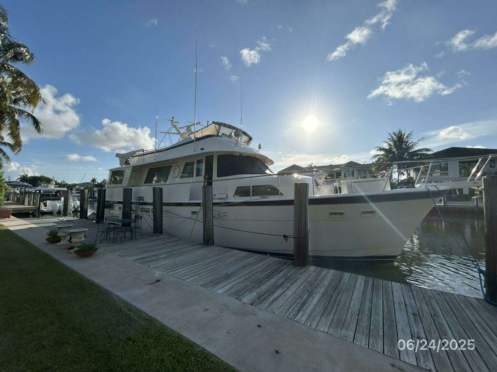Hatteras CPMY Yacht For Sale