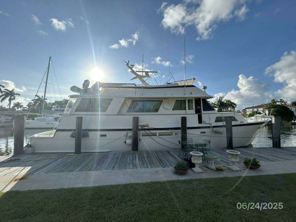 Hatteras CPMY Yacht For Sale