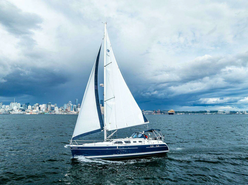 Hunter 41 Deck Salon Yacht For Sale