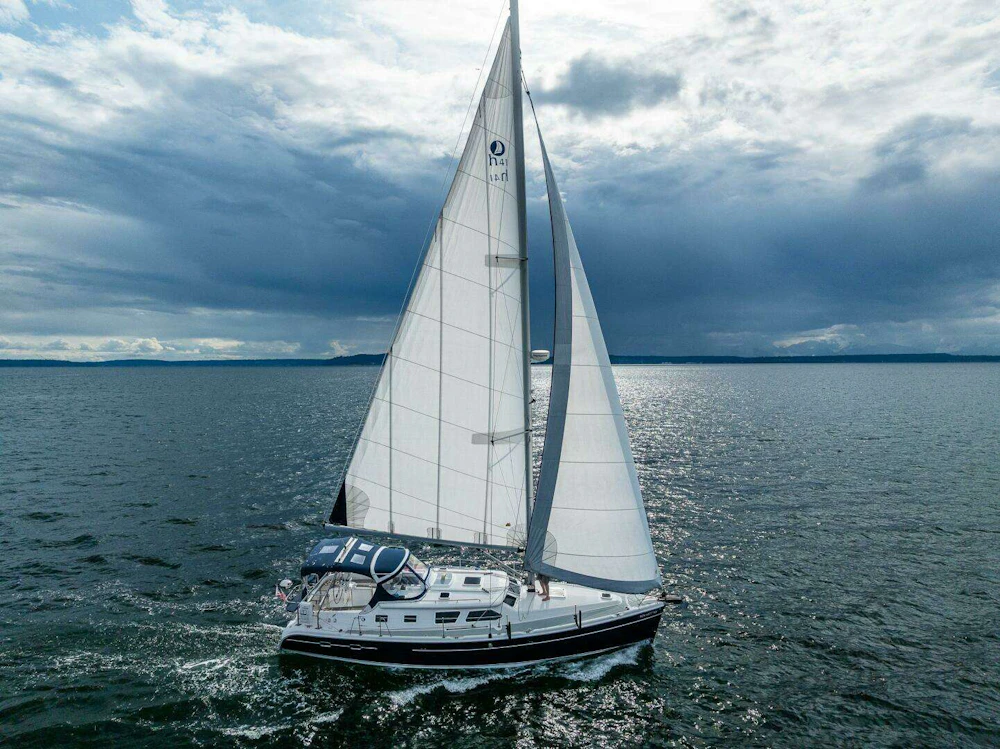 Hunter 41 Deck Salon Yacht For Sale