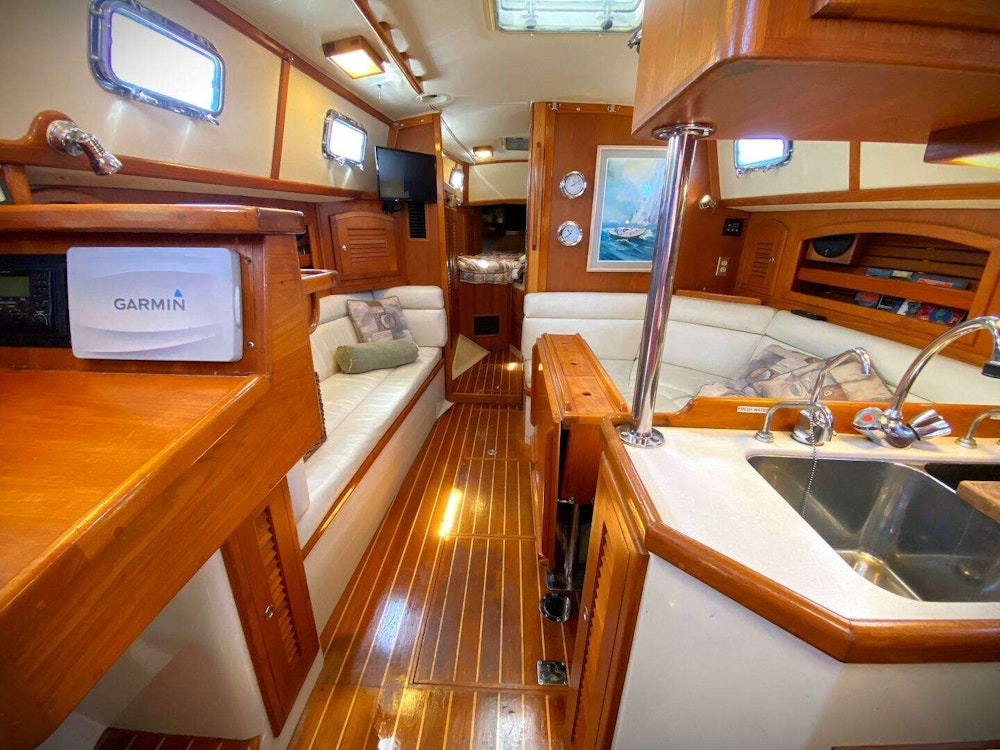 Pacific Seacraft 37 Yacht For Sale