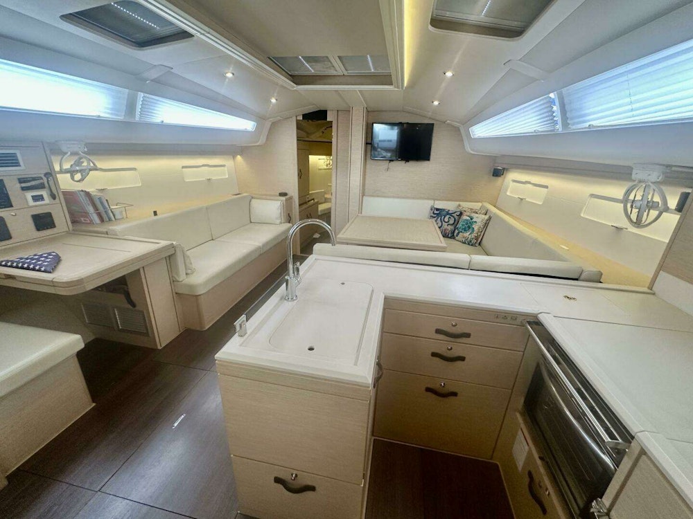 Jeanneau 51 Yacht For Sale