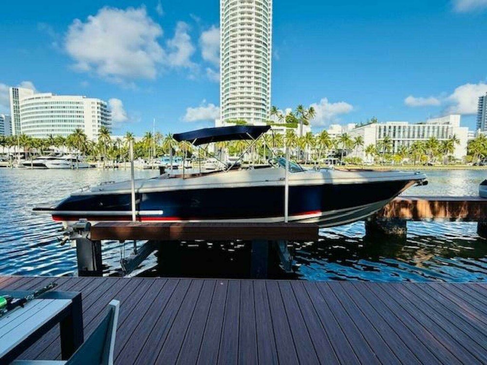 Chris-Craft Launch 32 Yacht For Sale