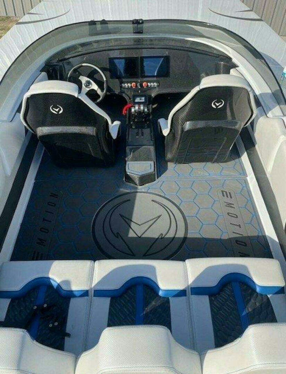 Hellkat 32 Yacht For Sale