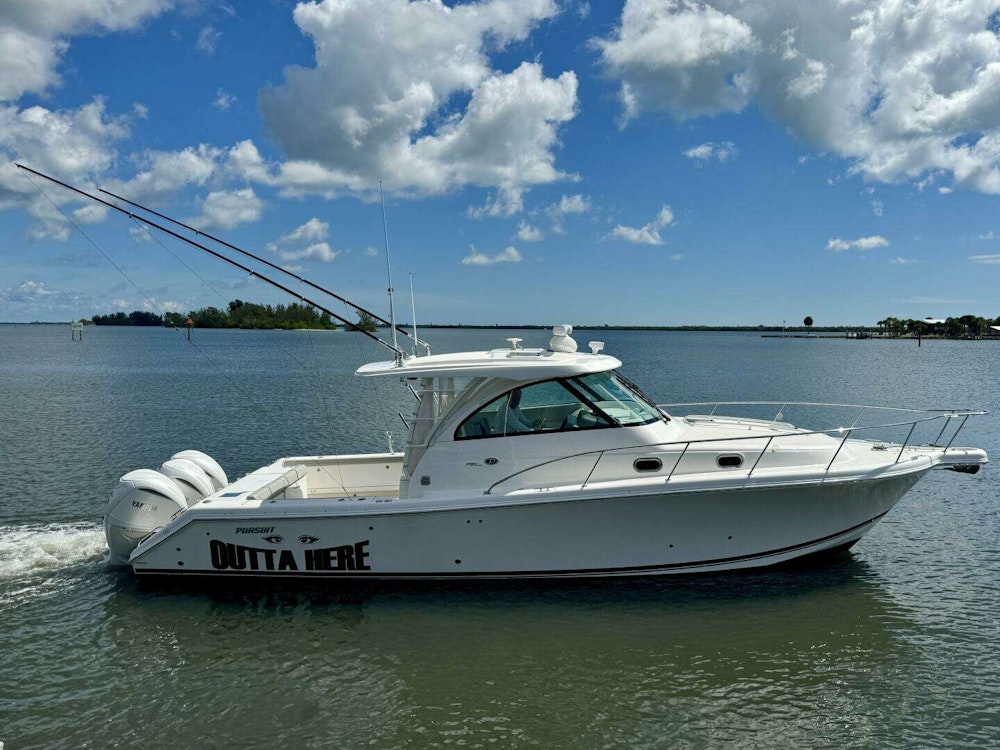 Pursuit 385 Offshore Yacht For Sale