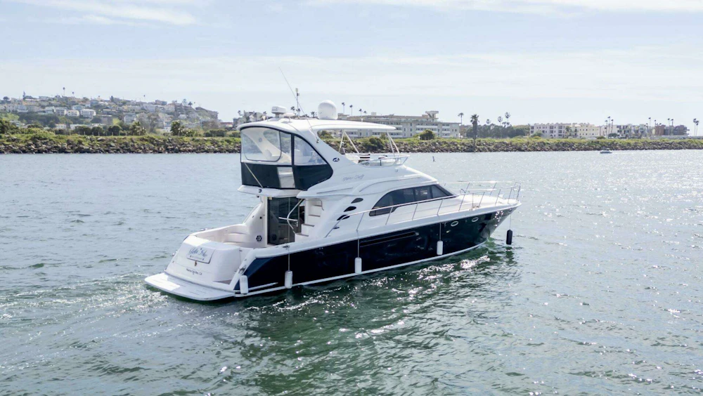Sea Ray 560 Sedan Cruiser Yacht For Sale