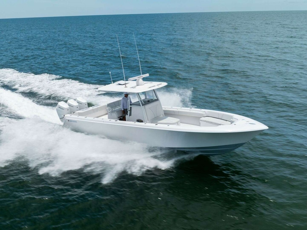 Contender 39 ST Yacht For Sale
