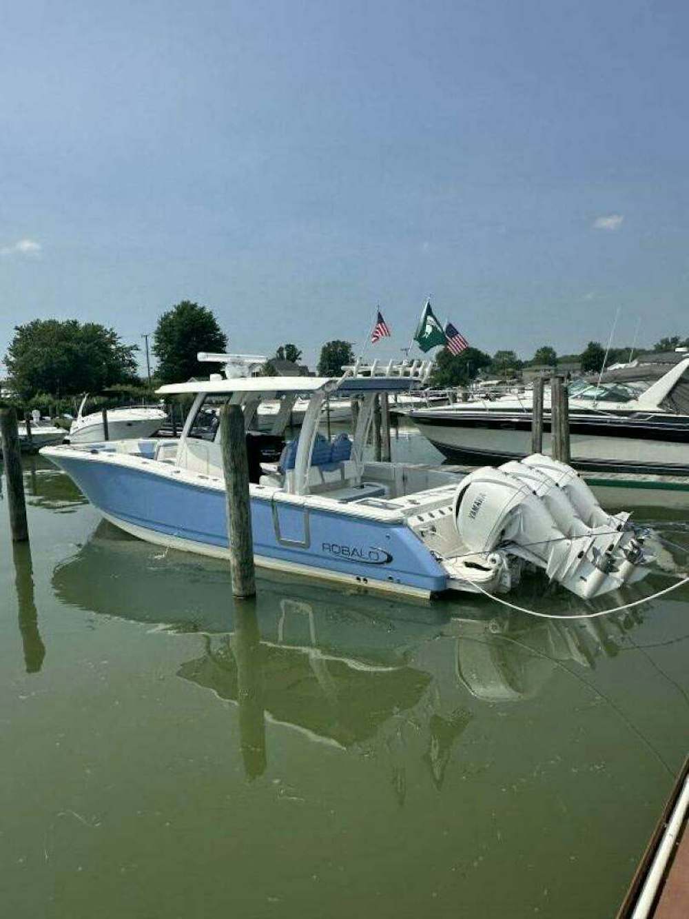 Robalo R360 Yacht For Sale